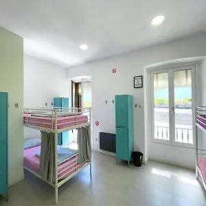 Hostel Downtown River, San Sebastian